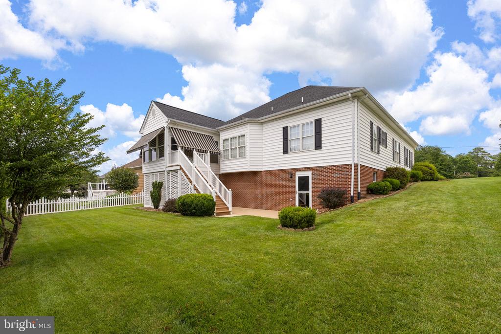 621 COUNTRY CLUB ROAD