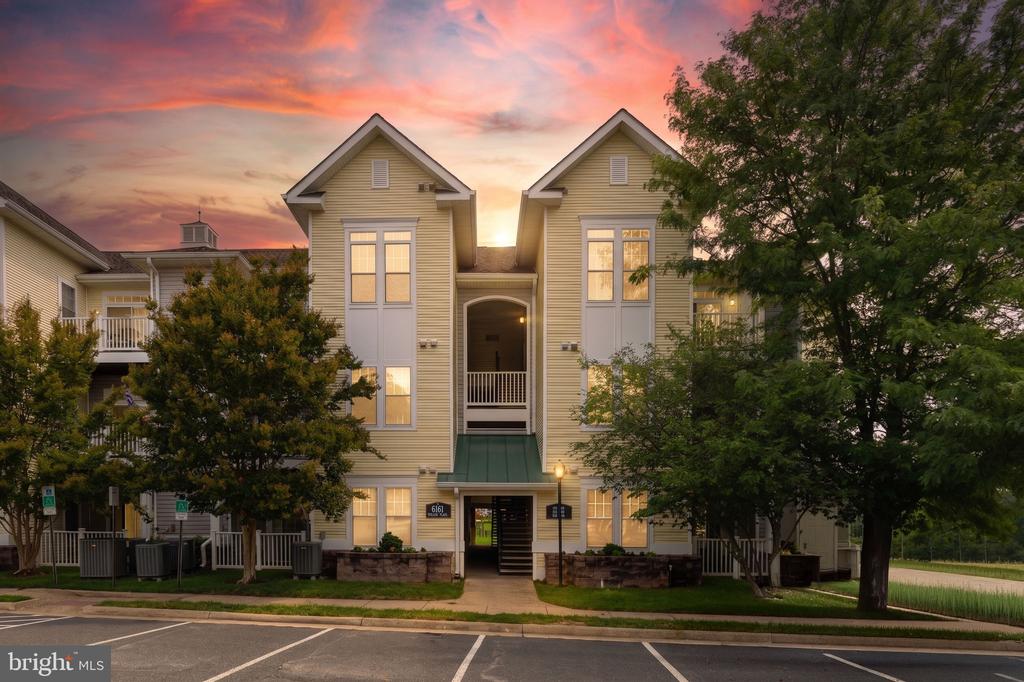 6161 WILLOW PLACE Unit: 207