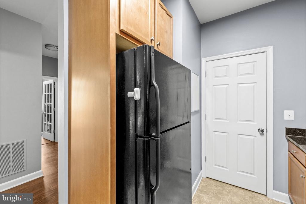 6161 WILLOW PLACE Unit: 207