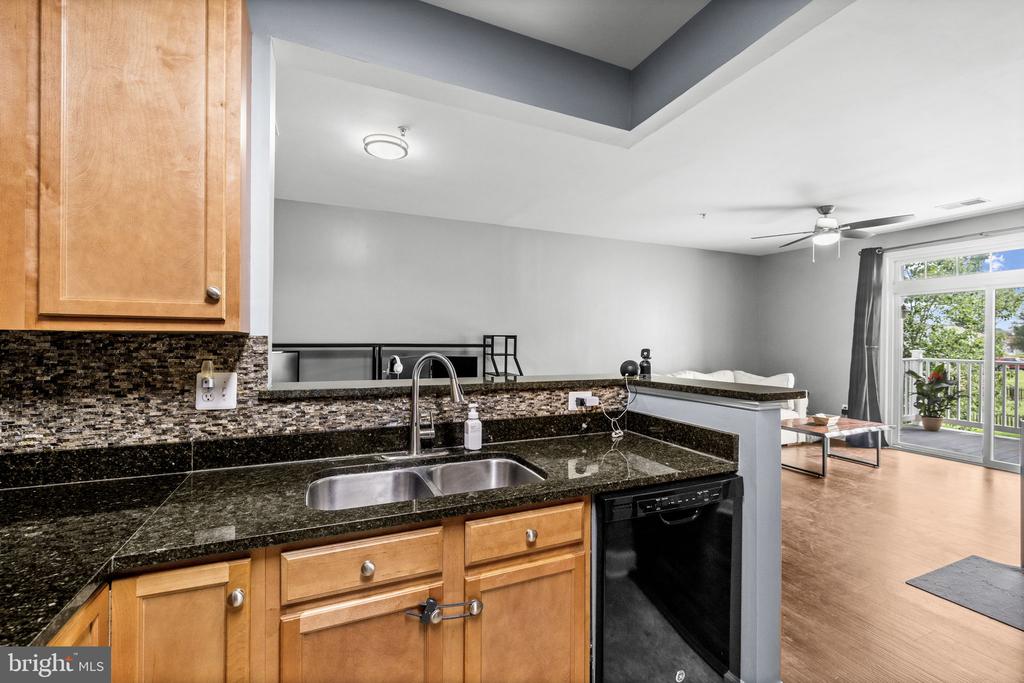 6161 WILLOW PLACE Unit: 207