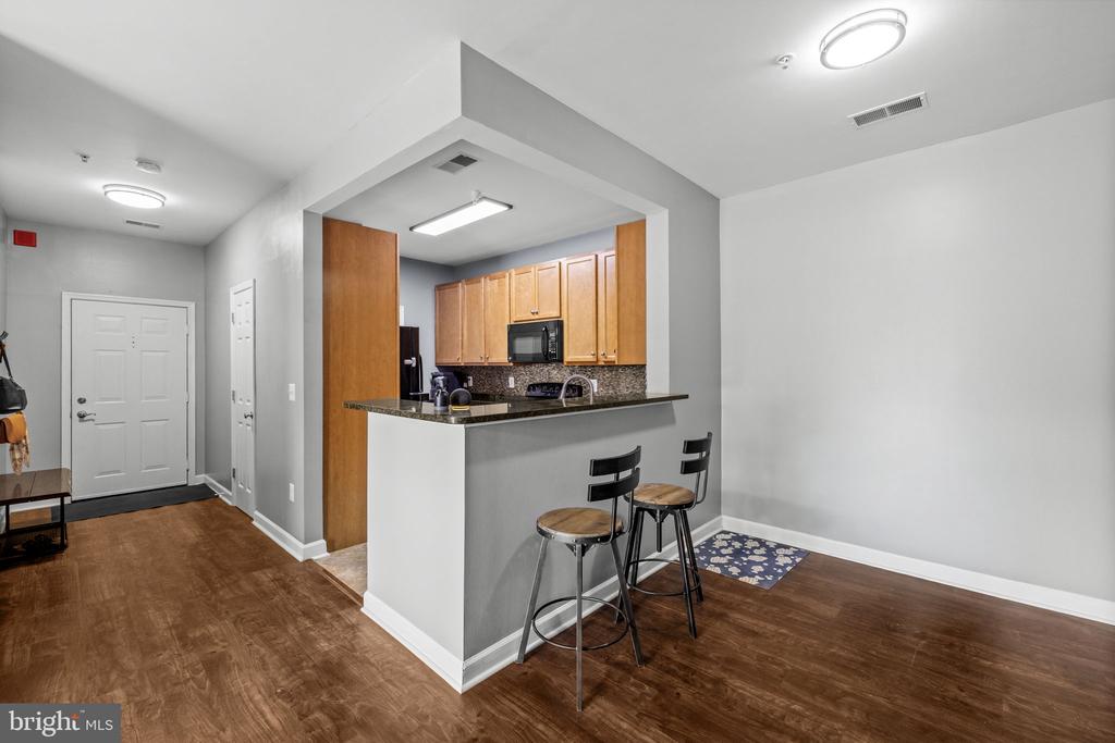 6161 WILLOW PLACE Unit: 207