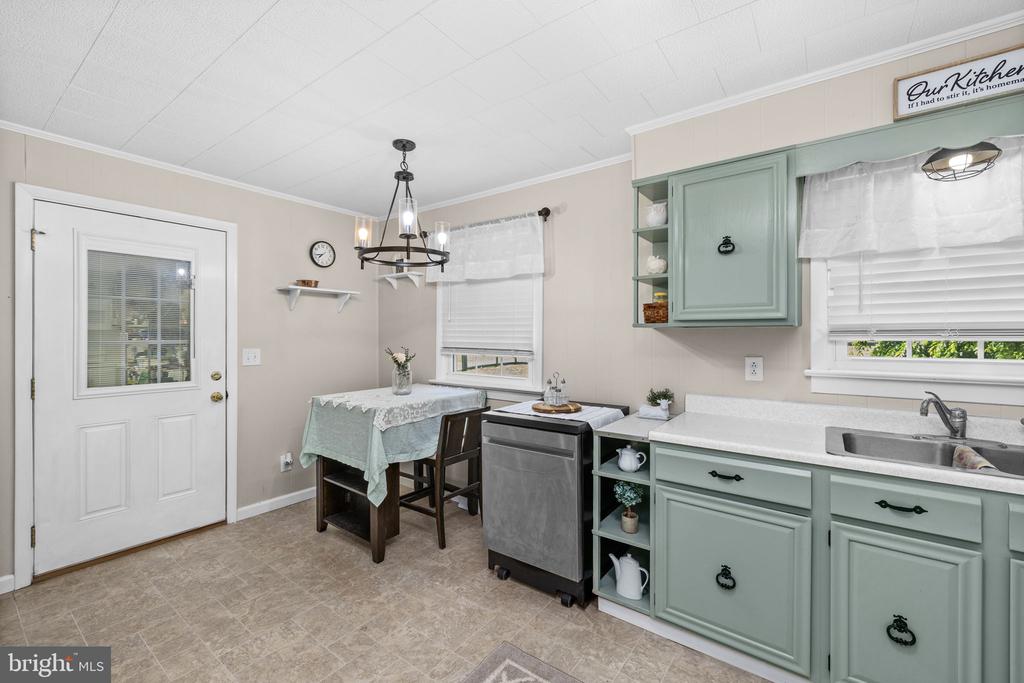 108 MELTON MANOR DRIVE