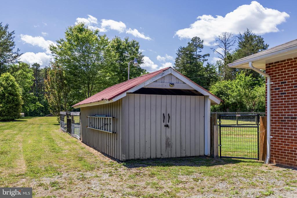 108 MELTON MANOR DRIVE