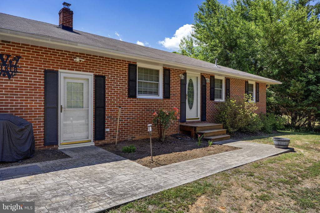108 MELTON MANOR DRIVE