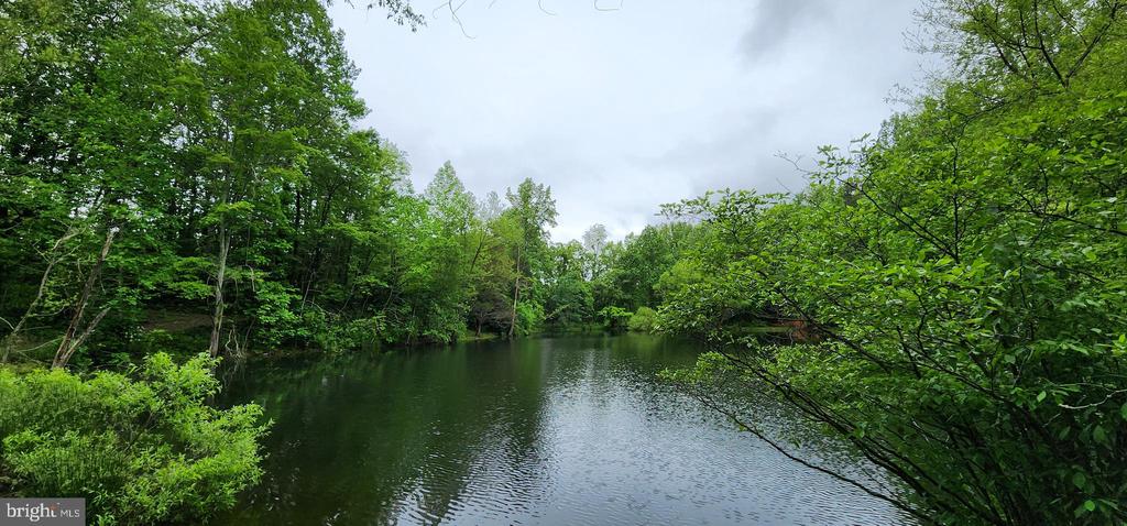 432 CHIMNEY HOLLOW ROAD