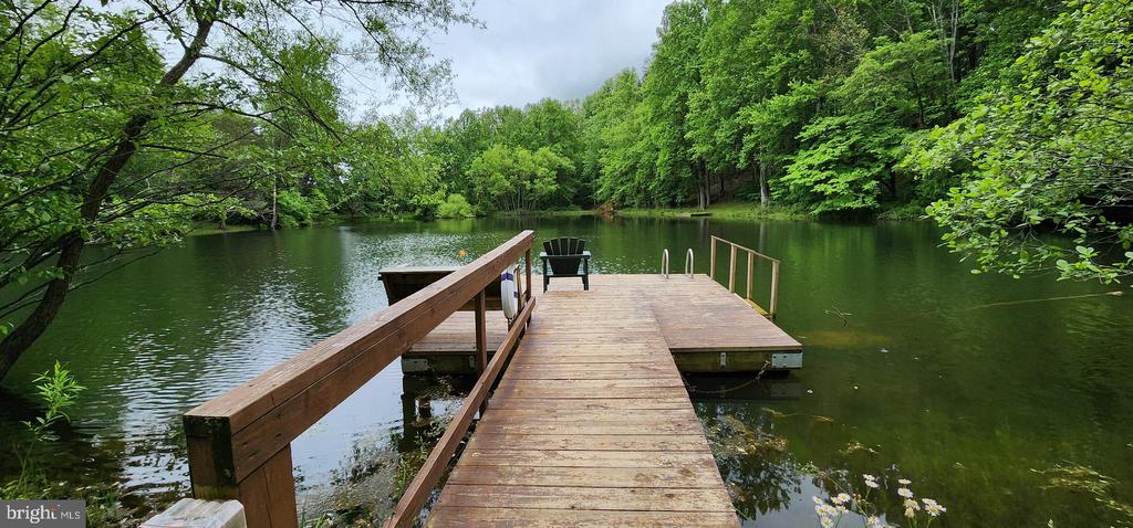432 CHIMNEY HOLLOW ROAD