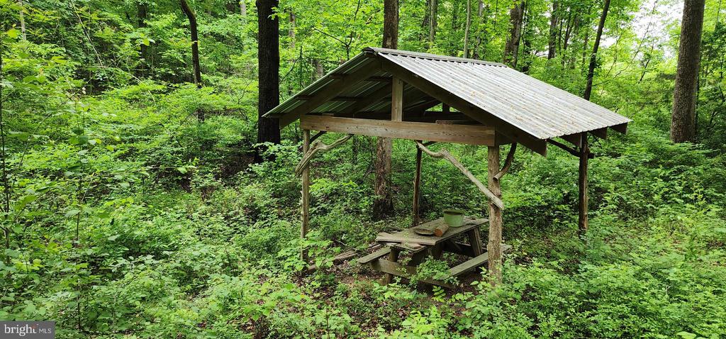 432 CHIMNEY HOLLOW ROAD