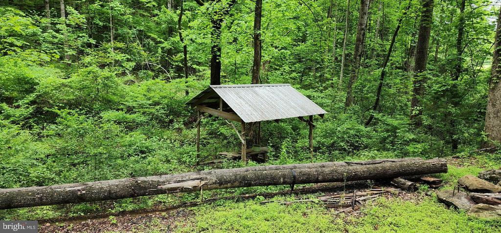 432 CHIMNEY HOLLOW ROAD