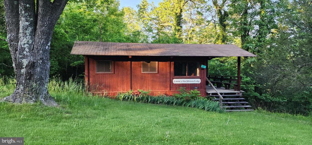 432 CHIMNEY HOLLOW ROAD