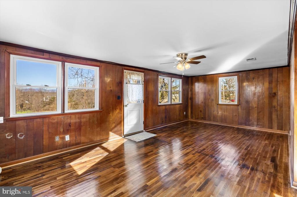 468 RIDGEVIEW