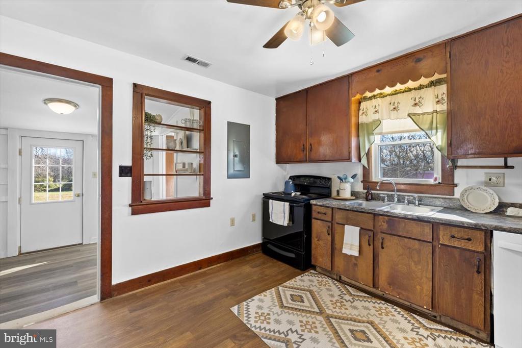 468 RIDGEVIEW