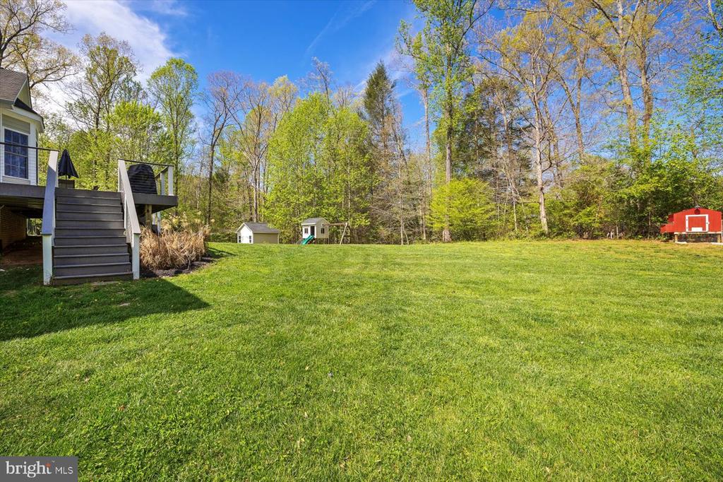 279 CARRIAGE LANE