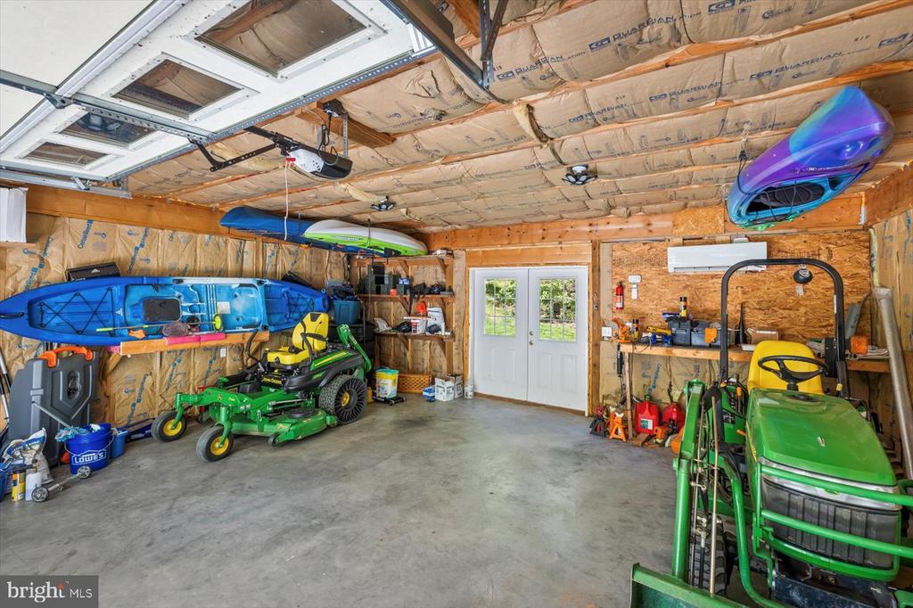 279 CARRIAGE LANE