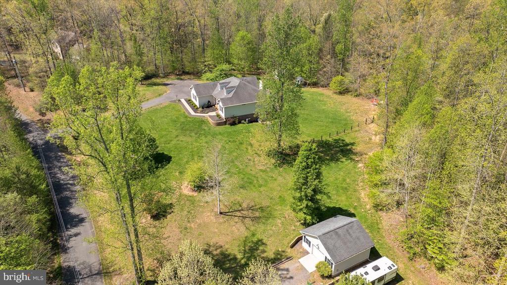 279 CARRIAGE LANE