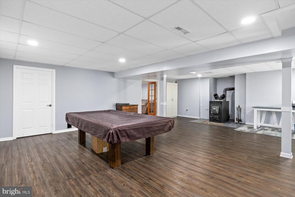 279 CARRIAGE LANE