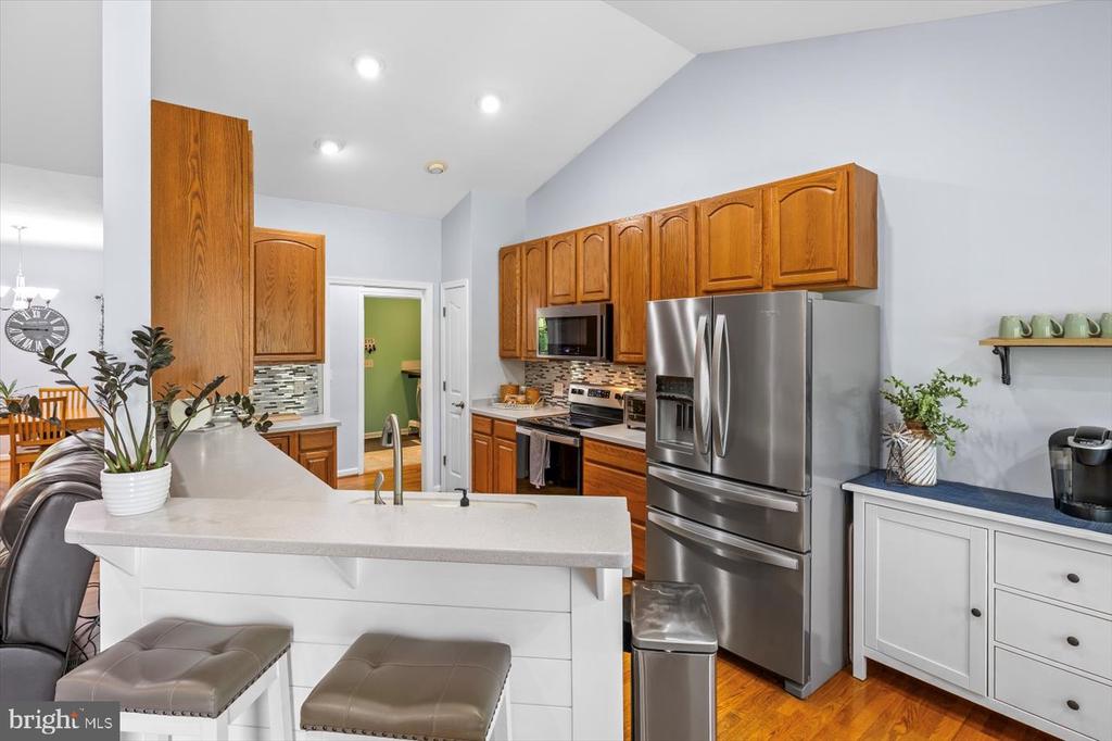 279 CARRIAGE LANE