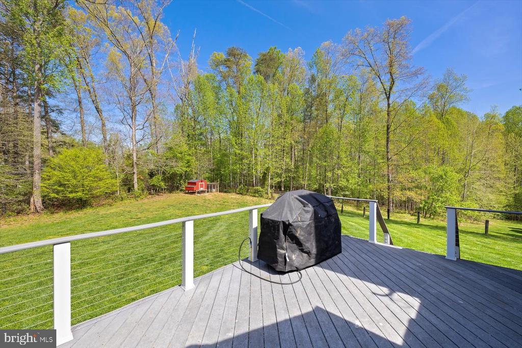 279 CARRIAGE LANE