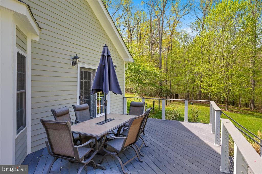 279 CARRIAGE LANE