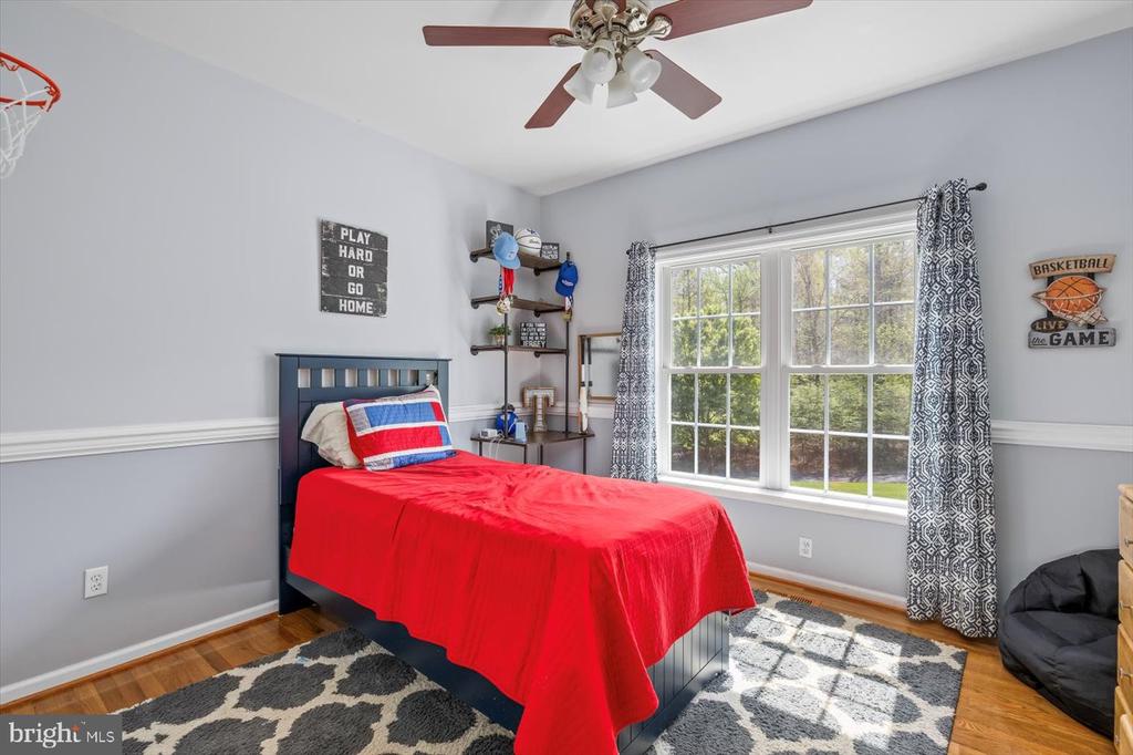 279 CARRIAGE LANE