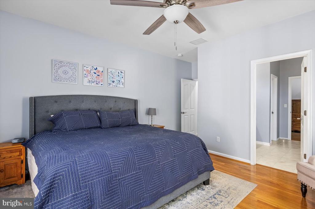 279 CARRIAGE LANE