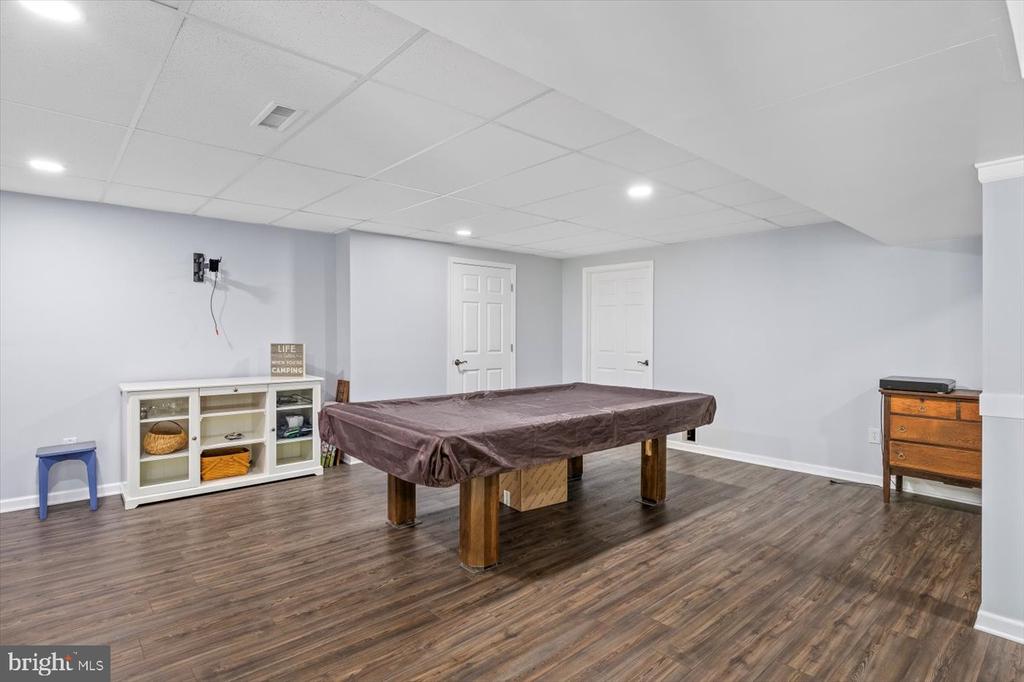 279 CARRIAGE LANE