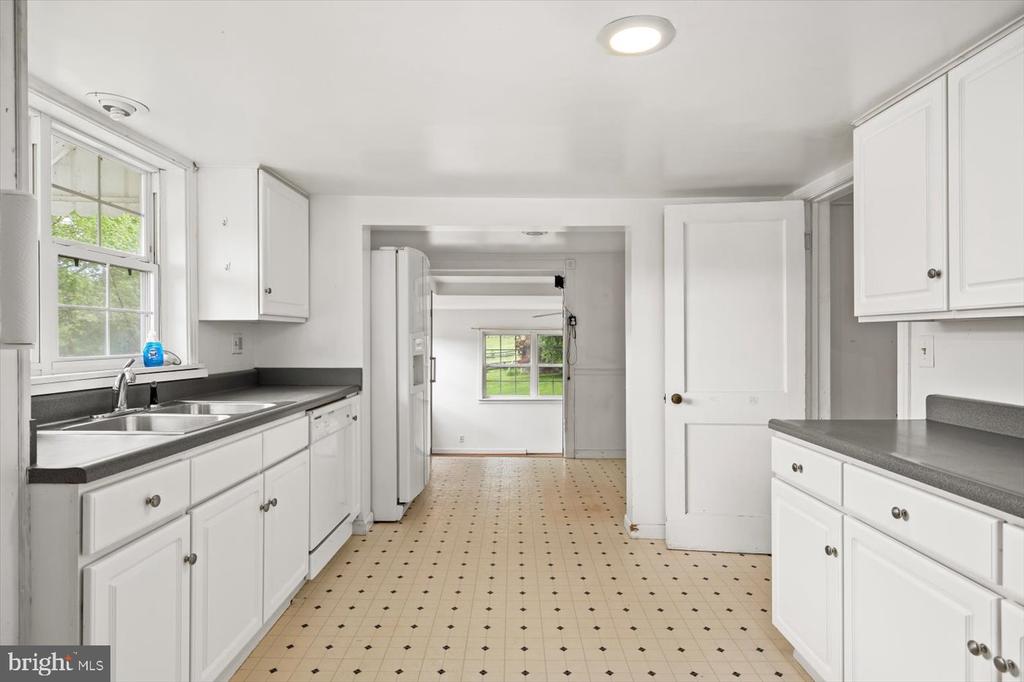 2188 SEVILLE ROAD
