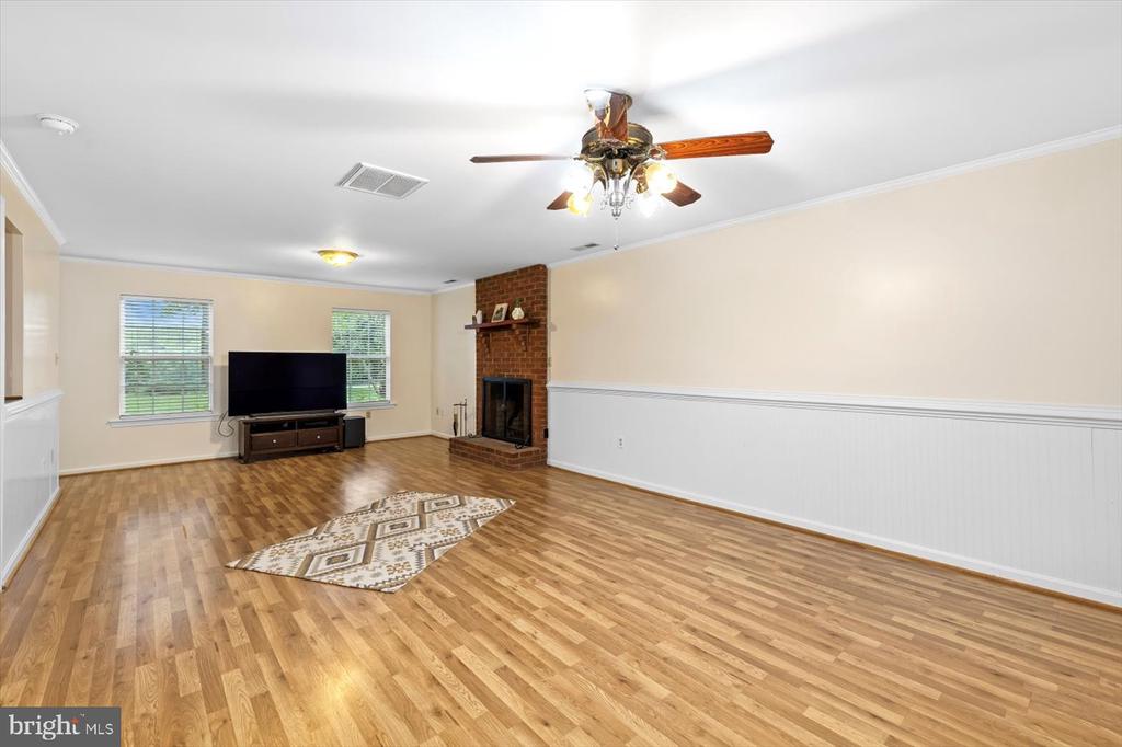319 FOX HUNTERS LANE