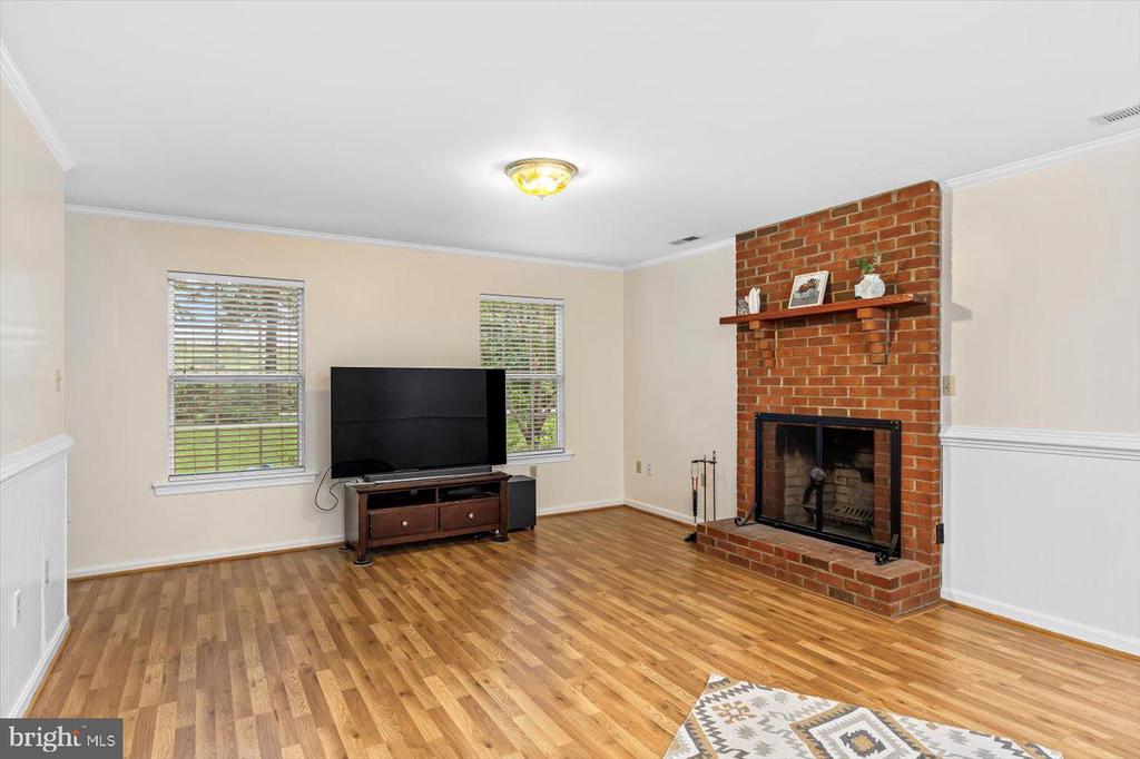 319 FOX HUNTERS LANE