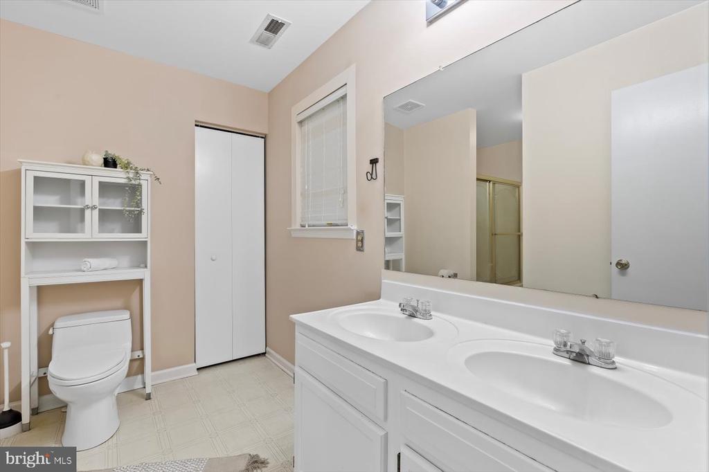 319 FOX HUNTERS LANE