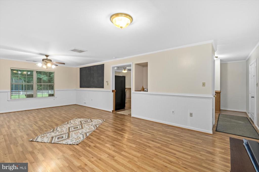 319 FOX HUNTERS LANE