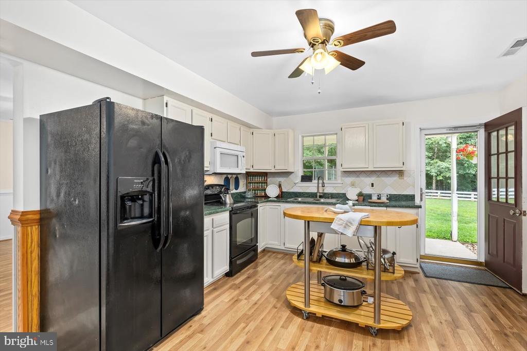 319 FOX HUNTERS LANE