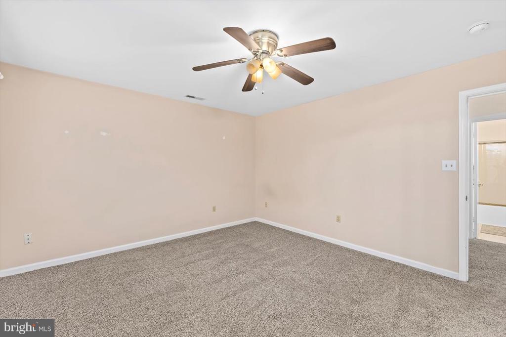 319 FOX HUNTERS LANE