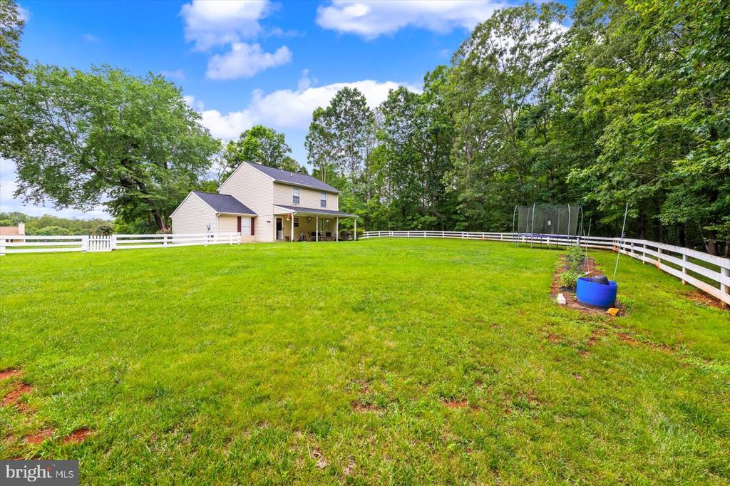 319 FOX HUNTERS LANE