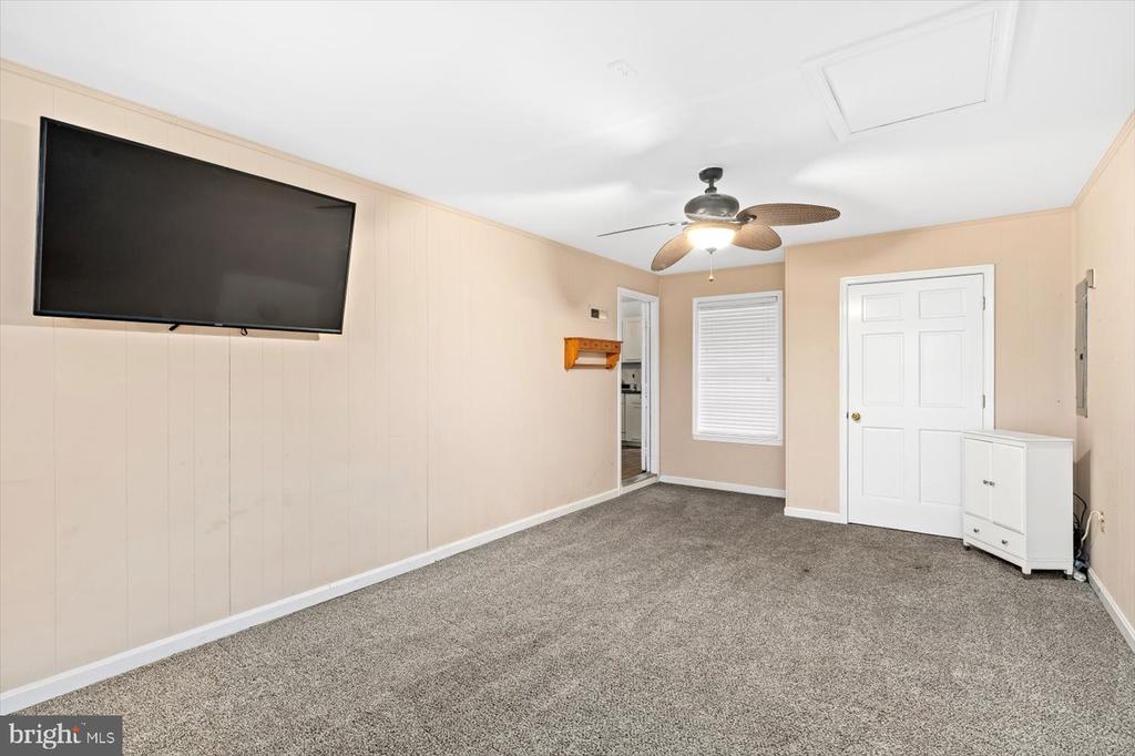 319 FOX HUNTERS LANE