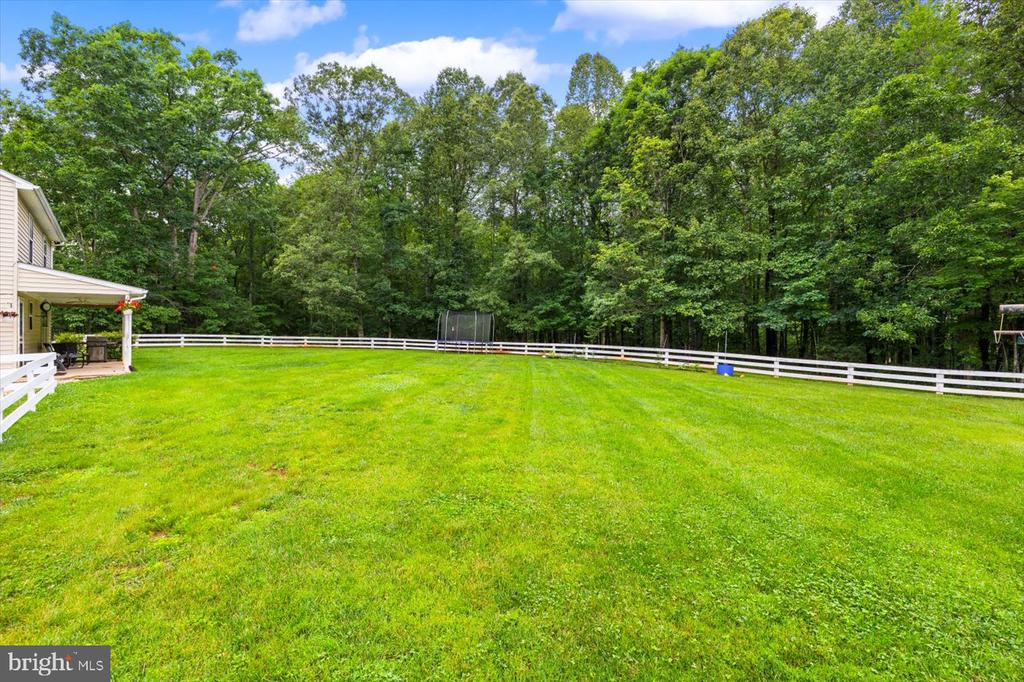 319 FOX HUNTERS LANE