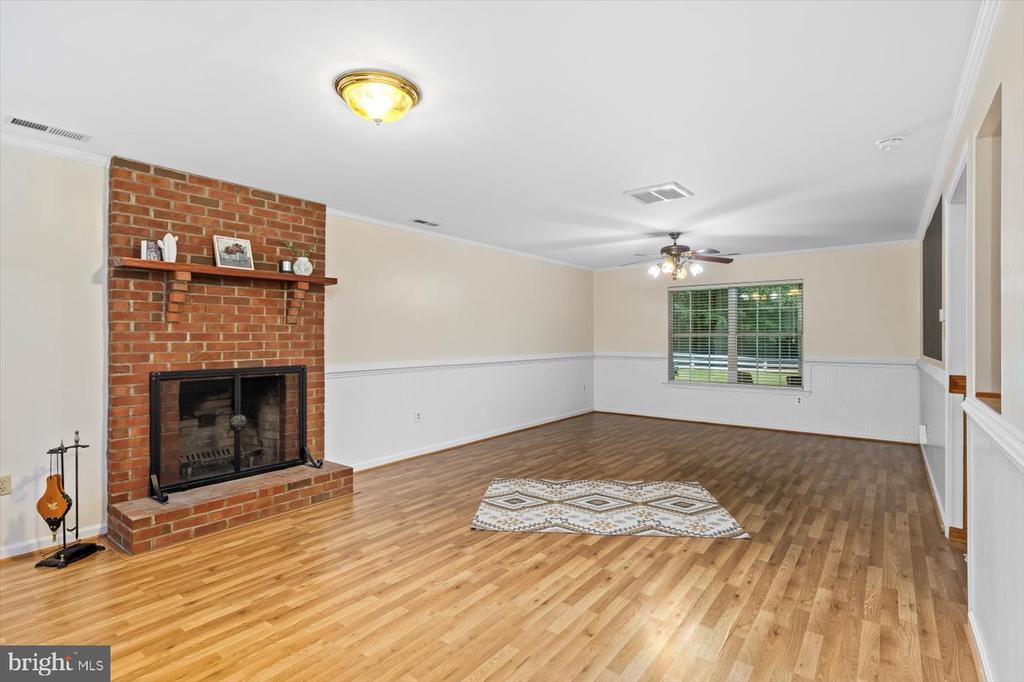 319 FOX HUNTERS LANE