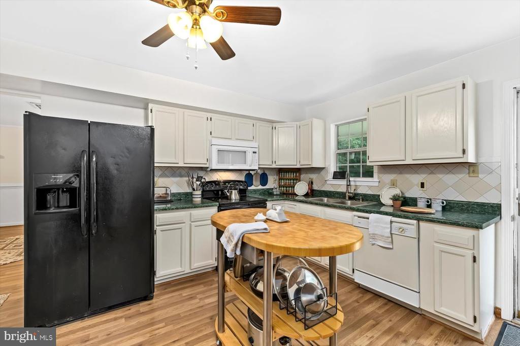 319 FOX HUNTERS LANE