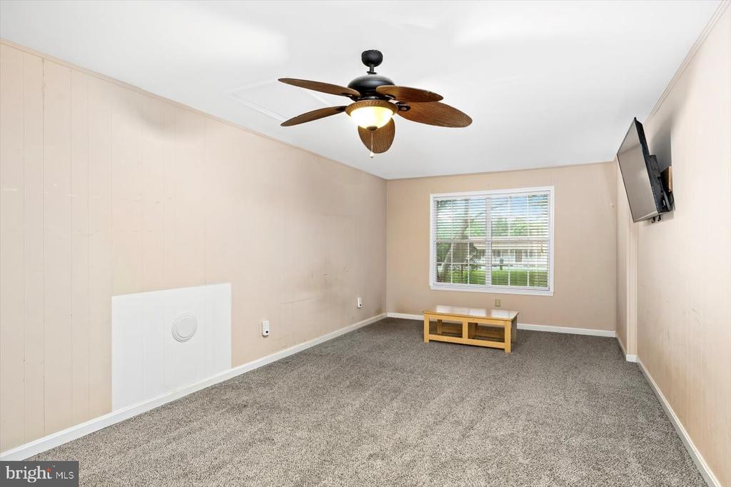 319 FOX HUNTERS LANE
