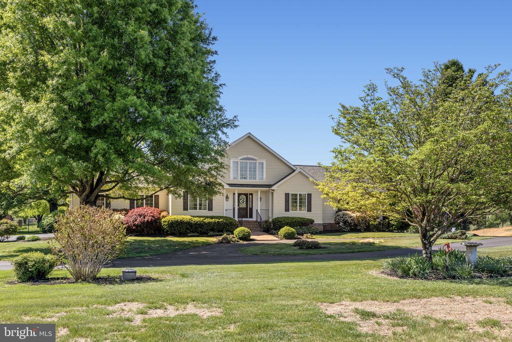 64 ROLLING GREEN LANE
