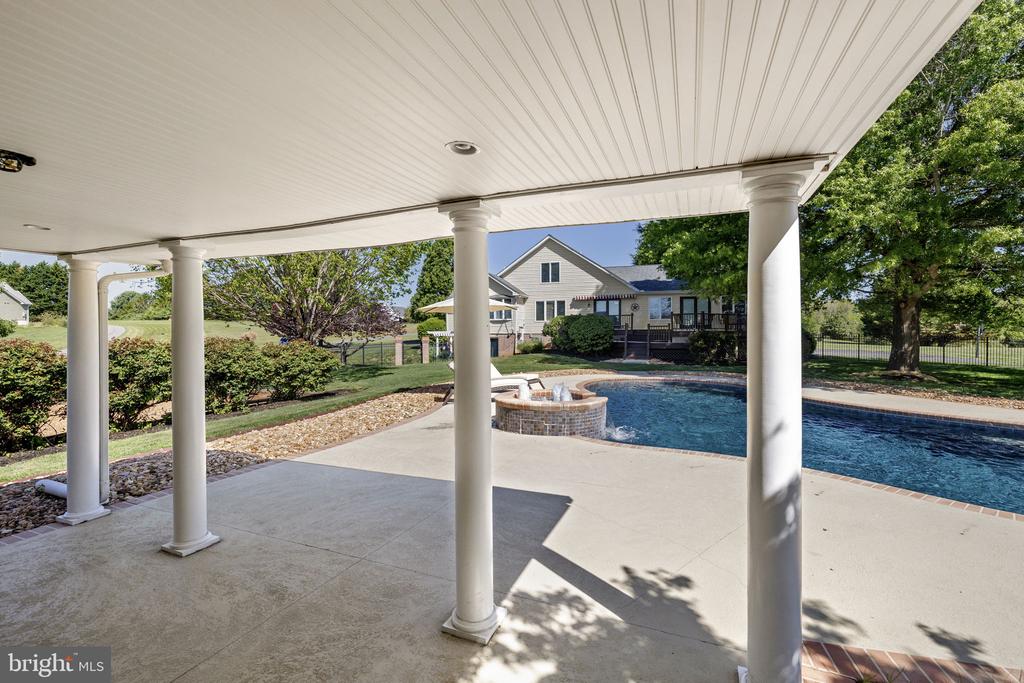64 ROLLING GREEN LANE