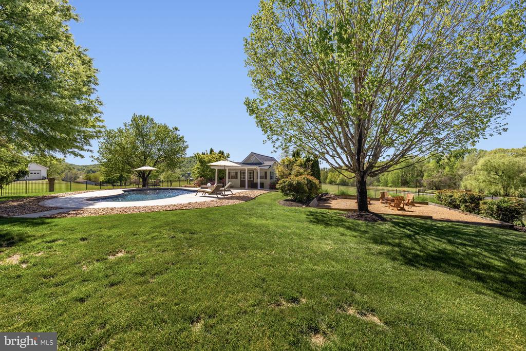 64 ROLLING GREEN LANE