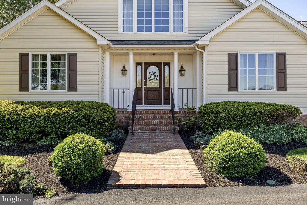 64 ROLLING GREEN LANE