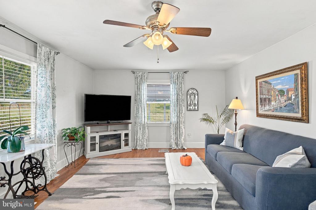 5809 RIDGEVIEW ROAD