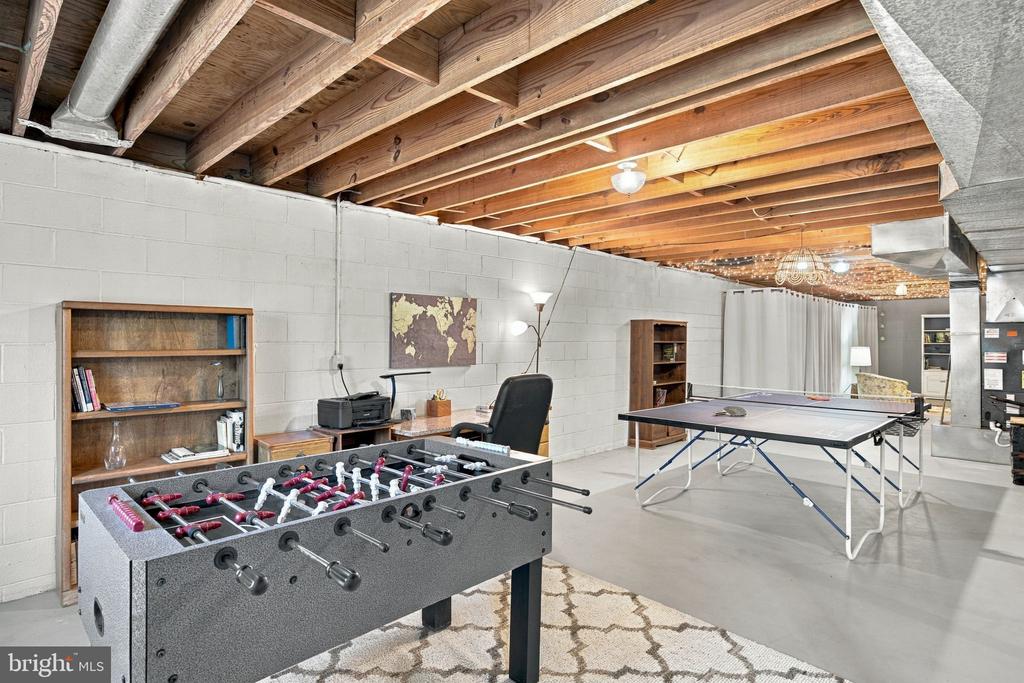 5809 RIDGEVIEW ROAD