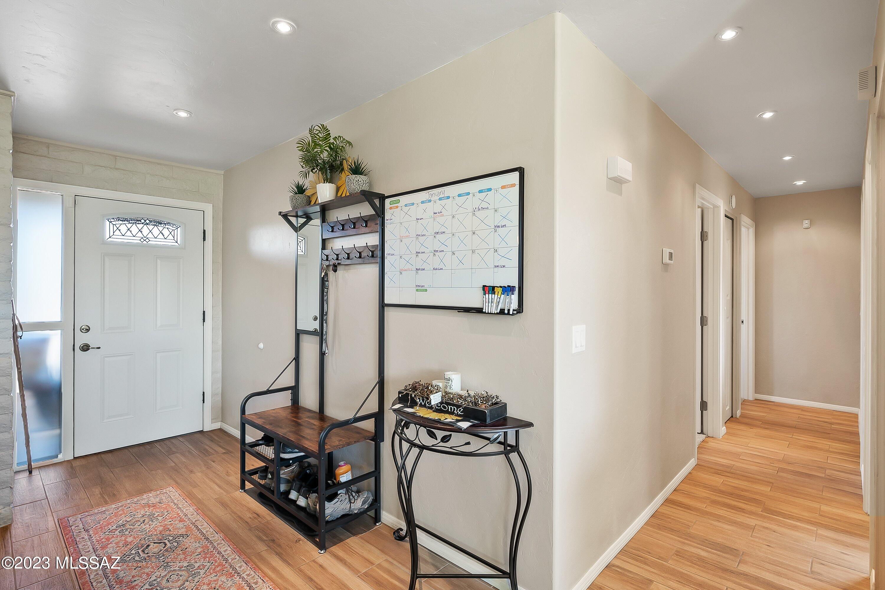 10302 E Calle Del Este