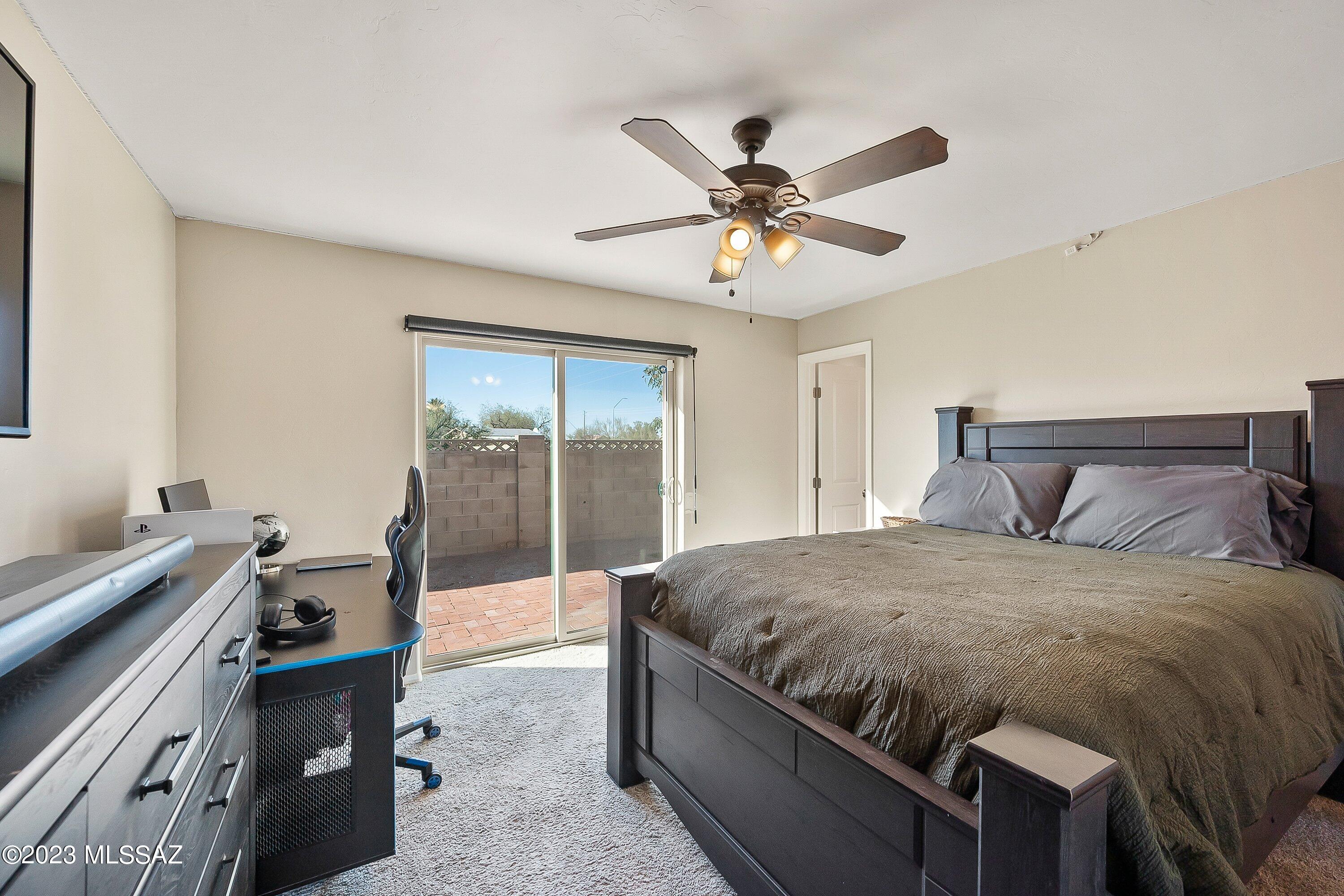 10302 E Calle Del Este