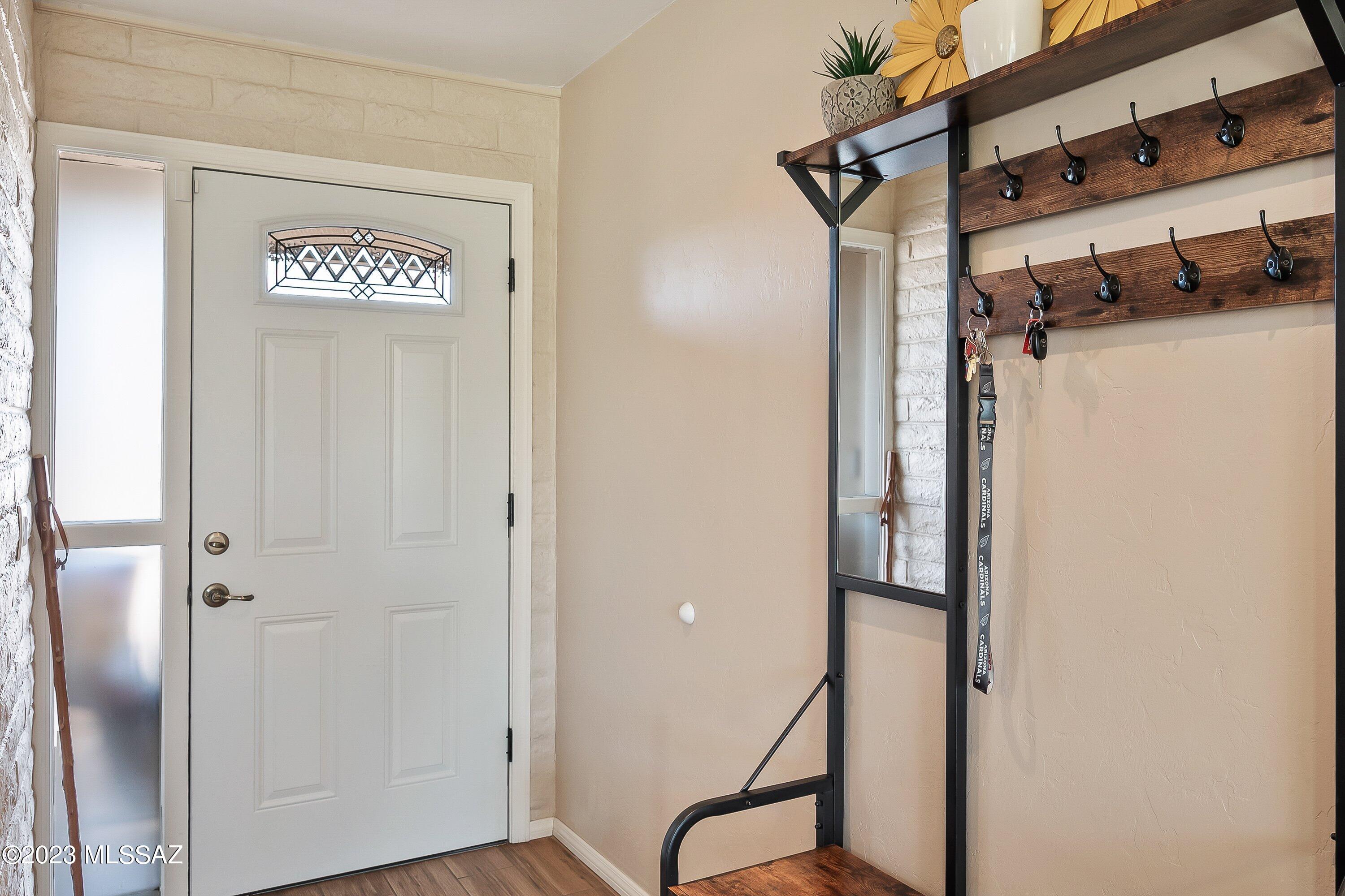 10302 E Calle Del Este