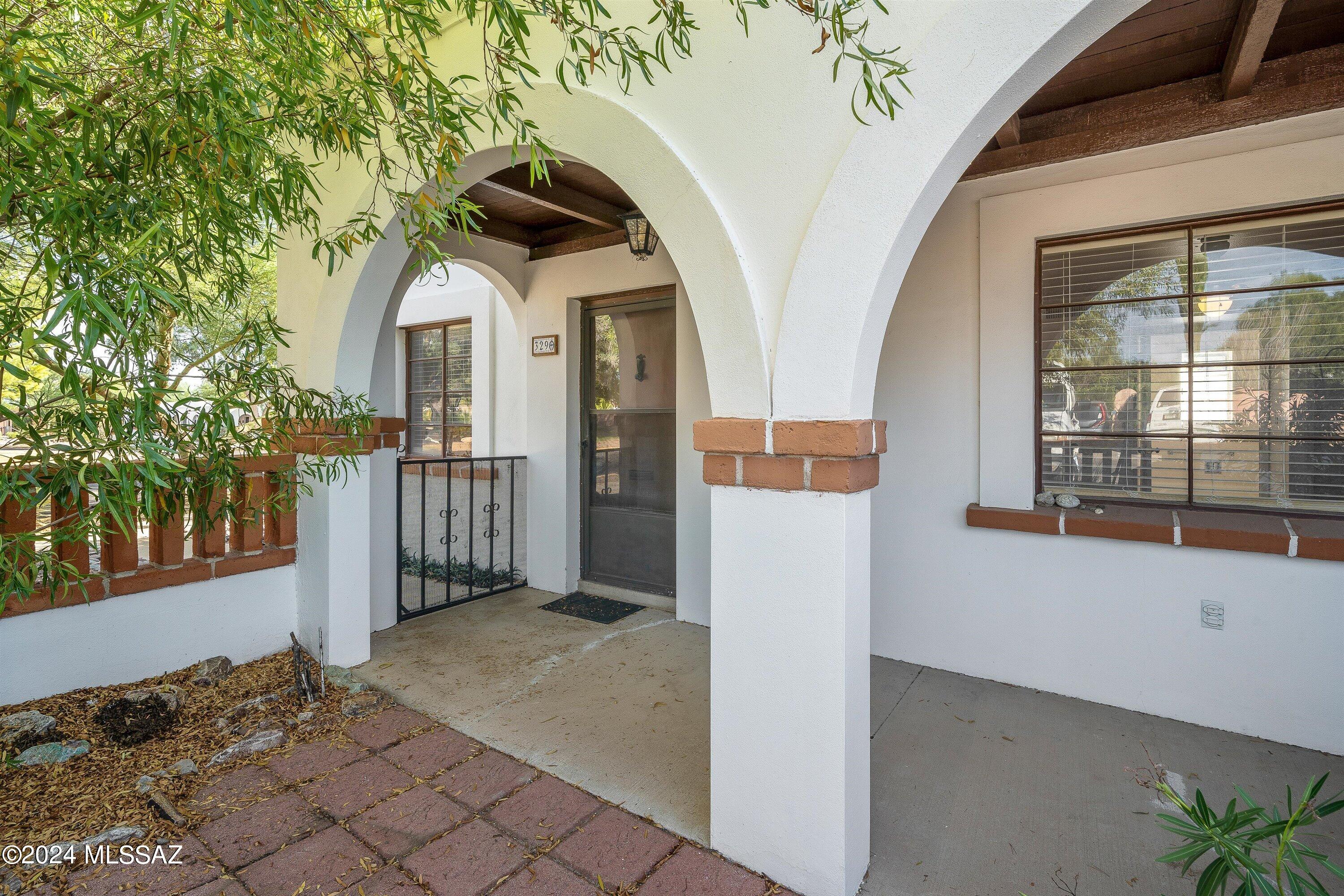 329 S Paseo Tierra