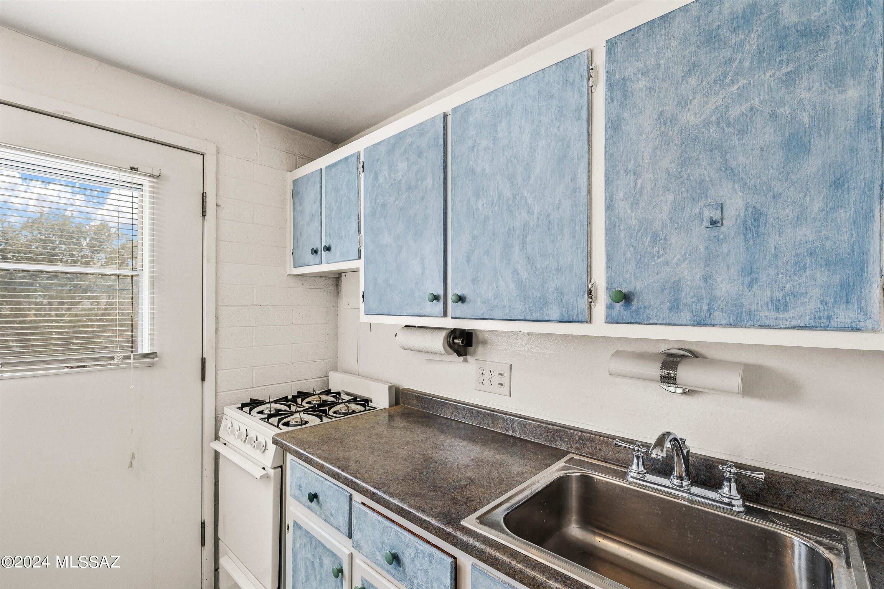 329 S Paseo Tierra