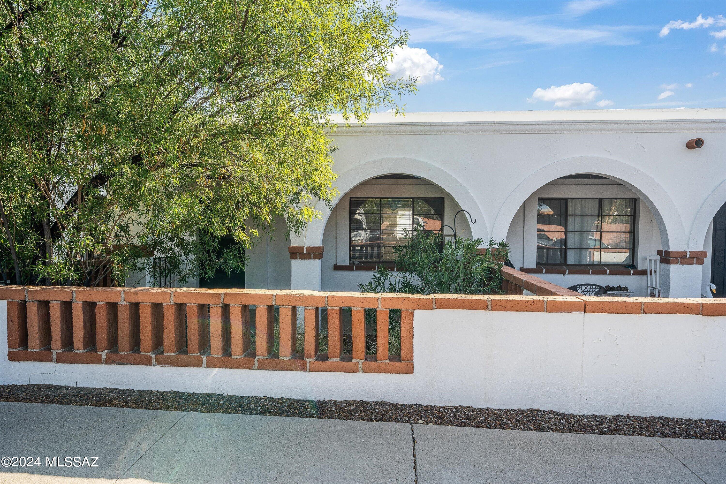 329 S Paseo Tierra